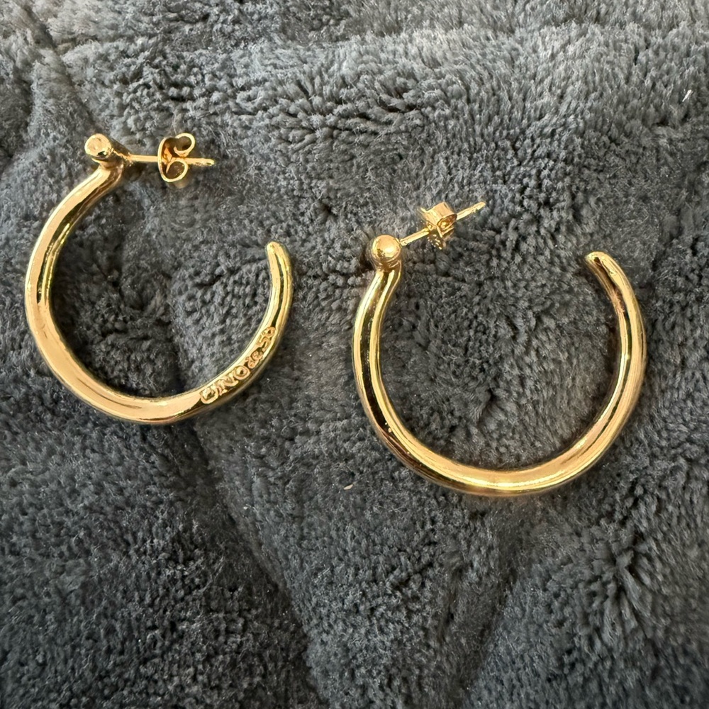 UNO de 50 Gold Hoop Earrings